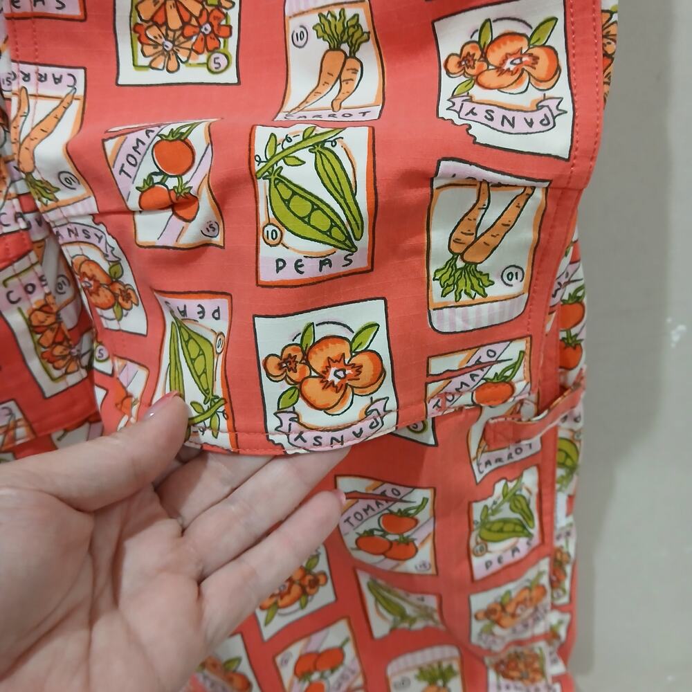 DULUTH TRADING Heirloom Gardening Bib Overalls Medium 31 NWT Coral Seed Packets - Picture 9 of 15